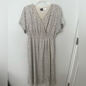 Piper & Scoot dress. Size L. Elastic waist, flattering shape.